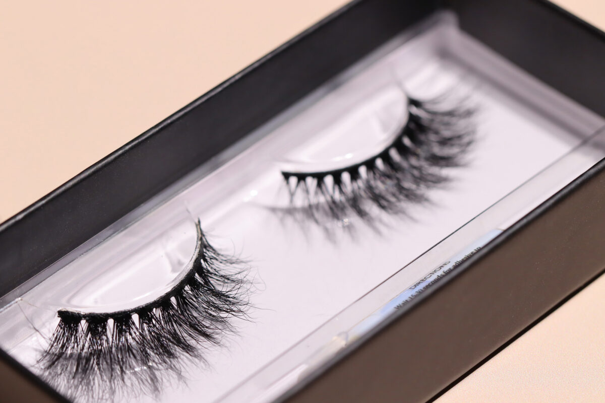 Strip Lashes - Bella