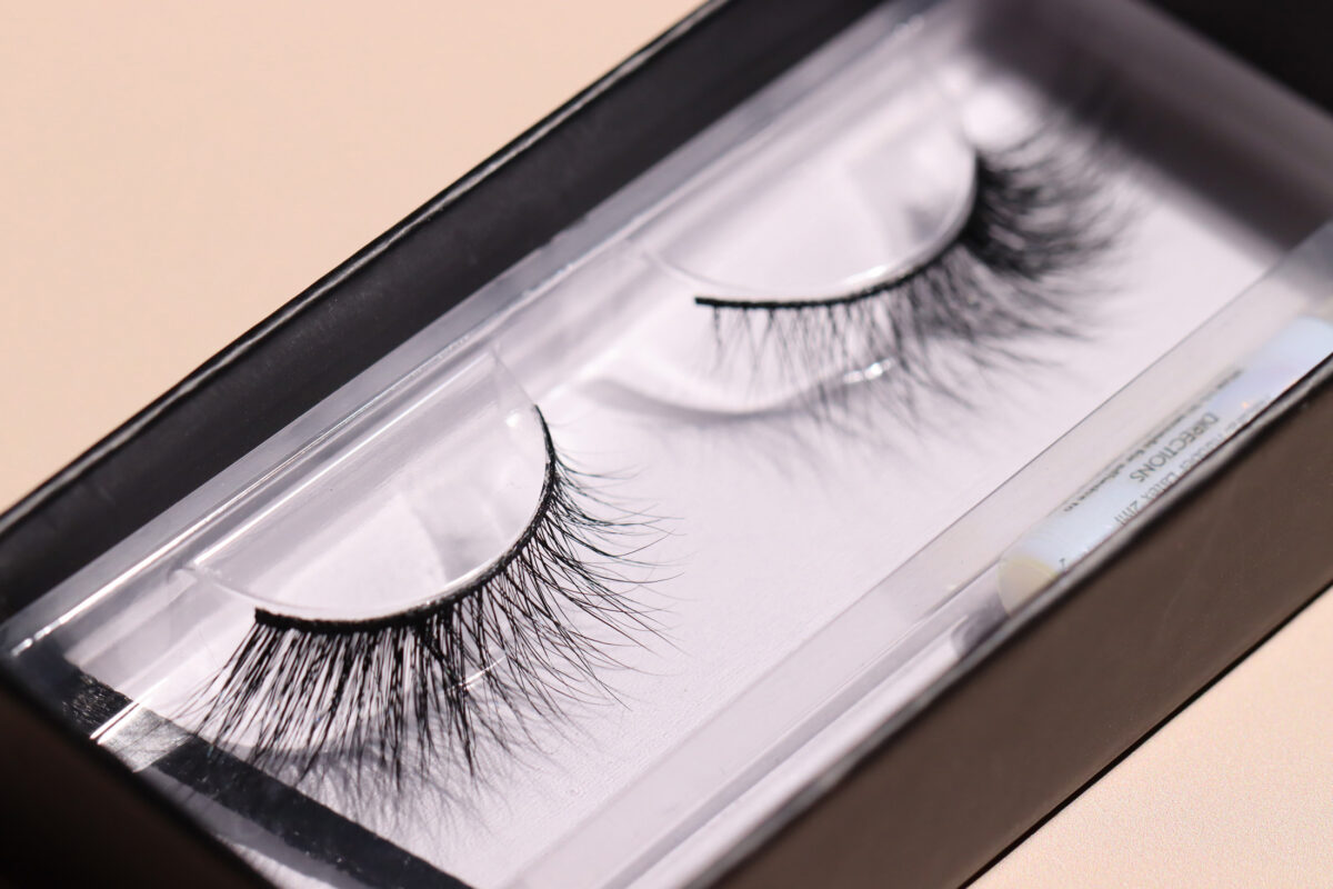 Strip Lashes -Linda