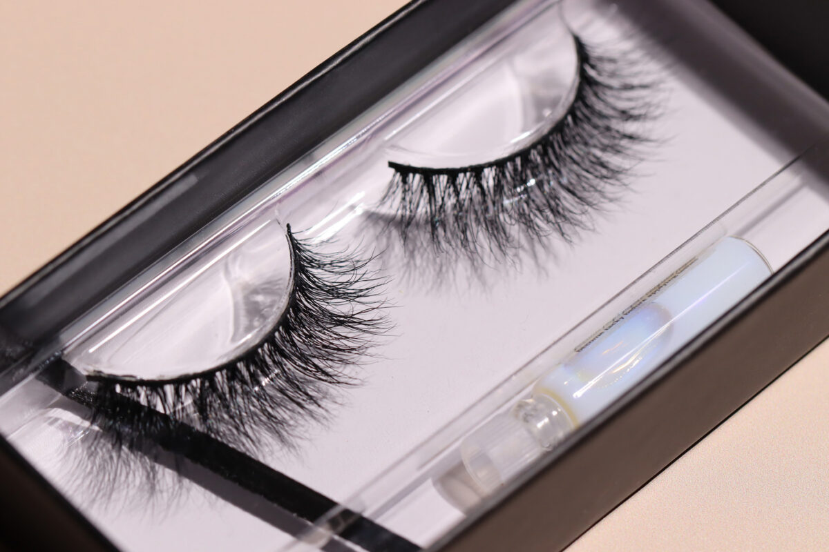 Strip Lashes - Love